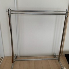ハンガーラックの画像