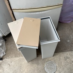 ゴミ箱２個の画像