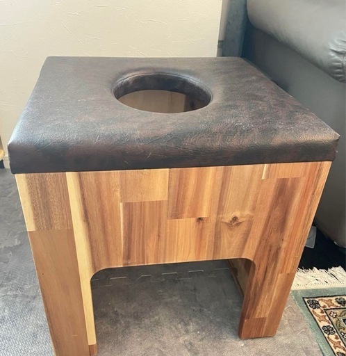 アカシアの木 よもぎ蒸し椅子木