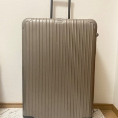 RIMOWAサルサ 97L 4輪ス ーツケース正規品　美品 軽量　金　限定　日本の画像