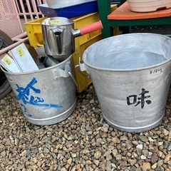ガーデニングなどに！ 多肉植物 お庭 植物 エクステリア 雑貨 飾りに！　ステンレス容器 アルミ 給食バケツなど 金物色々　¥100〜¥1200で販売中 色々ありますの画像