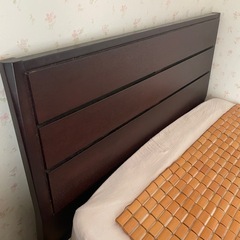 【鹿児島】シングルベッド 単身用 茶色 ベットフレーム マットレスの画像