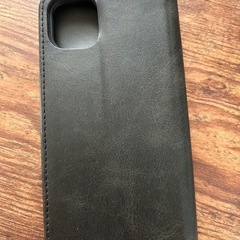 iPhone11 スマホケース　手帳型　ブラックの画像