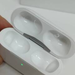 【良品】AirPods Pro 第2世代/A2700/充電ケースのみ！の画像