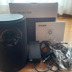 iFANR 小型プロジェクター LED 家庭用　Wifiの画像