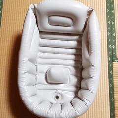 ◆美品◆ リッチェル ふかふかベビーバス グレージュ 沐浴 ベビー用品 赤ちゃん お風呂 の画像