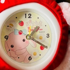 新品未使用🌺✨ぽてうさろっぴー ぬいぐるみ時計 アラーム機能付き 電池プレゼントの画像