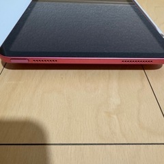 美品✨64GBのiPad第10世代、WiFiモデル 専用カバー付き 送料無料の画像