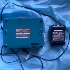 マキタDC40RAとBL4025の画像