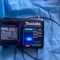 マキタDC40RAとBL4025の画像