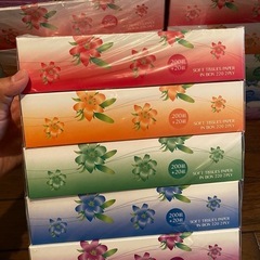 日本製 claris 花柄ティッシュペーパー 200組 + 20組　25箱の画像