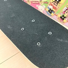 クレヨンしんちゃん 17インチスケボー 約42.5cmの画像