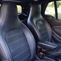 200台限定車/TURBO/禁煙/ナビTV/ETC/ドラレコ/USB&Bluetooth接続/レブカウンタ-/オ-ディオリモコン付きレザ-ステアリング/ヒ-タ-付きレザ-シ-ト/スポ-ツペダル/純正AW/ロ-ルバ-/LEDライト/フォグ/クルコン/衝突軽減/車検2年整備付きスマ-トフォ-ツ-カブリオ♪ ☆遠方納車/オ-トロ-ン/買取査定OK☆の画像