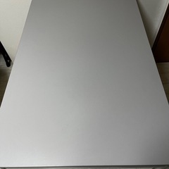 IKEA ダイニングテーブルの画像