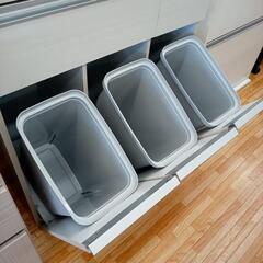 【リユースのサカイ八街店】★ジモティ割あり★ ゴミ箱収納　ホワイト　クリーニング済　YJ7650の画像