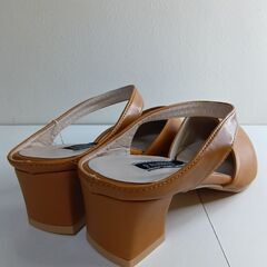 新品 25.5cm ブラウン ミュール サンダル ストラップパンプス ローヒールの画像