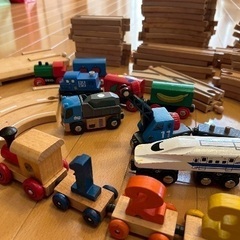 おもちゃセット【レール・積み木・パズル・ビー玉転がし・LEGO・動物等】の画像