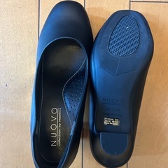 黒
パンプスの画像