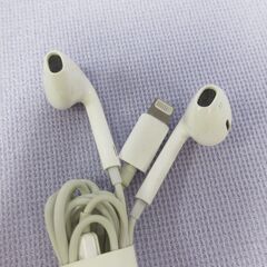 ( M-824 )iPhone用 イヤホン ３個まとめて まとめ売り 中古 動作確認済みの画像