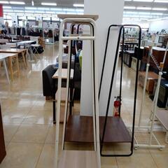 リユースのサカイ太田店★ジモティ割あり★  ハンガーラック ホワイト✕ベージュ H151.5×D38.3×W64.5 クリーニング済み OJ10798の画像