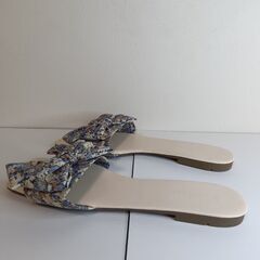 新品 25.5cm ブルー 花柄 リボン ミュール サンダル ローヒール スリッの画像