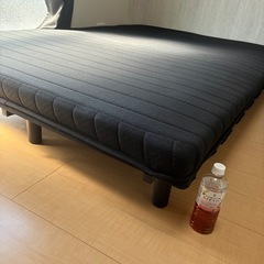 ダブルベット足付きマットレスの画像