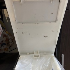 ゴミ箱　2セット※9/9(火)か9/10(水)の午前中 に来れる方限定 の画像