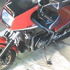 HONDA VF750F 黒/赤 車検残8/5月 エンジン始動確認 名変で乗れます 半額配送キャンペーン 現状渡し諸経費￥0- 横浜 P-Yardの画像