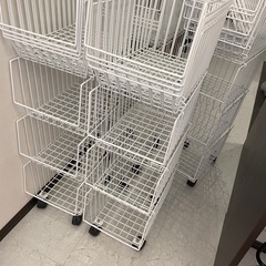 本日限定値下げ！ワイヤーバスケット　スタッキング　収納の画像