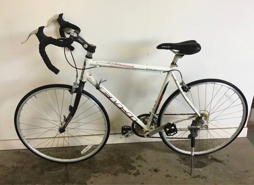 A-83△ 岐阜発/ FUJI/　NEWEST 4.0/ ロードバイク/ 3×8段変速/ 自転車/ 700×25c/ 走行確認/ タイヤひび割れあり/ 現状品/ R6.11/23 △