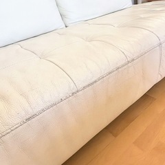  【無料】大塚家具購入 ホワイトレザー調ソファ 幅227×奥行100cm（使用感あり・引き取り限定）の画像