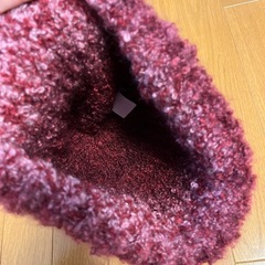 ポンポン付きニット帽の画像