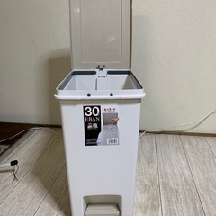 ゴミ箱　ペダルペール　30L 　使いやすいの画像