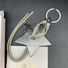 I323　Dior ディオール ノベルティ キーホルダー ストラップ 星チャーム Christian Dior　非売品　クリスチャンディオールの画像