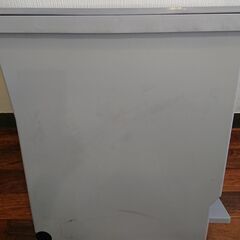 ※当選者様とお話し中※【無料】ペダル式ゴミ箱 平和工業 バタフライペダルペール 32L ミルクティベージュ 足踏み式 両開き キャスターつきの画像