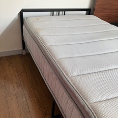 シングルベッド　パイプ式　　　の画像