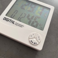 デジタル温湿度計の画像