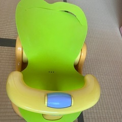 Aprica ベビーバスチェア　リクライニング付きの画像