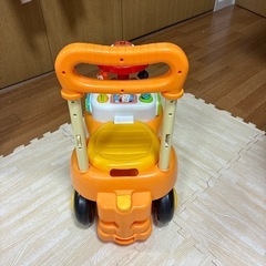 １歳くらい〜アンパンマン号三輪車の画像