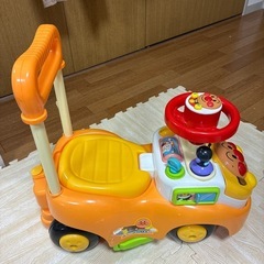 １歳くらい〜アンパンマン号三輪車の画像