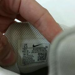 0901-221 NIKEスニーカー　BQ4153-100  22.5cmの画像