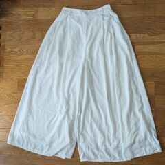 GU　ワイドパンツ　白ホワイト　Mサイズの画像