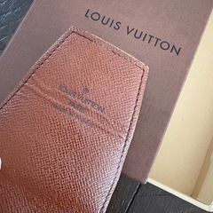 VUITTONタバコケースの画像