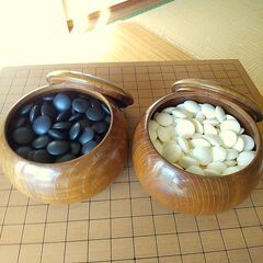 囲碁　　碁盤・碁石 セットの画像