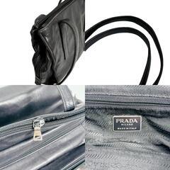 プラダ  トートバッグ ブラック  PRADA ロゴ型押しの画像