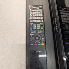 2013年シャープAQUOSテレビ32型の画像