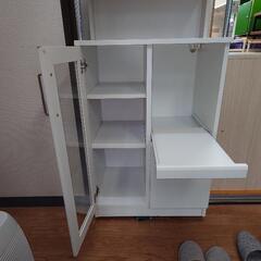【リサイクルサービス八光】幅59.5㎝　白井産業　ホワイトコンセント付き食器棚　DBD-1160SLの画像