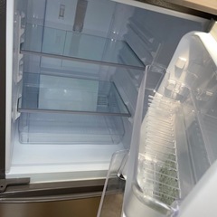 送料・設置込み可　冷蔵庫　137L SHARP 2019年【分解クリーニング済み】の画像