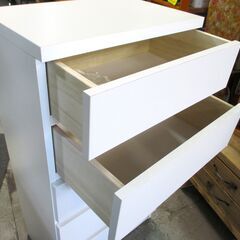 美品 5段チェスト 5段棚 衣装棚 衣装収納 ホワイト 幅45㎝×奥行29.5㎝×高さ85cm 配達可の画像