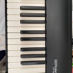 電子ピアノ売ります　付属品・台つき　値下げ応相談の画像